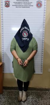 Mujer con 13 órdenes de captura cayó en manos de la Policía
